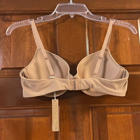 Skims 36B T-Shirt Bra - Picture 2 of 3
